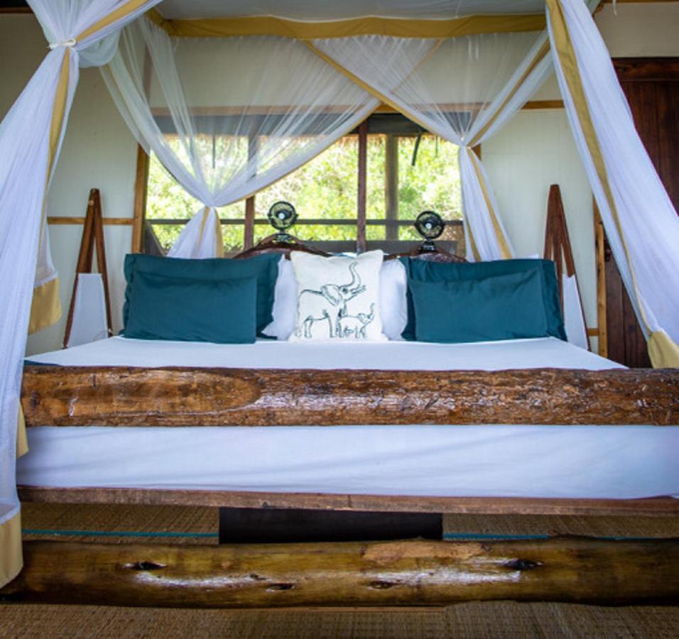 Simply Saadani Camp, A Tent With A View Safaris Mkwaja Extérieur photo